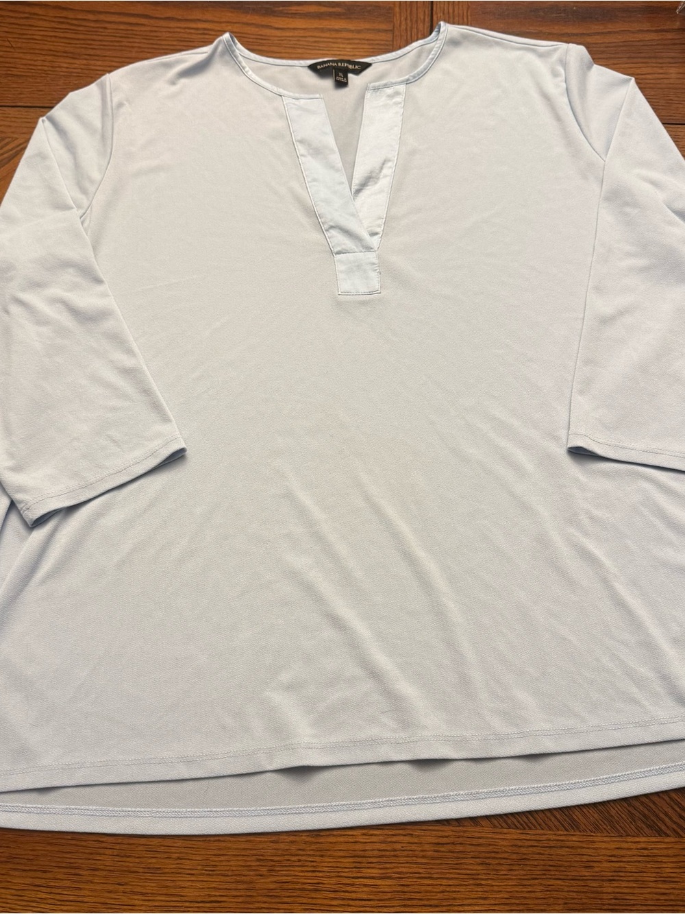 Ladies Banana Republic Light Blue V-Neck 3/4 Sleeve Top Blouse Size XL
